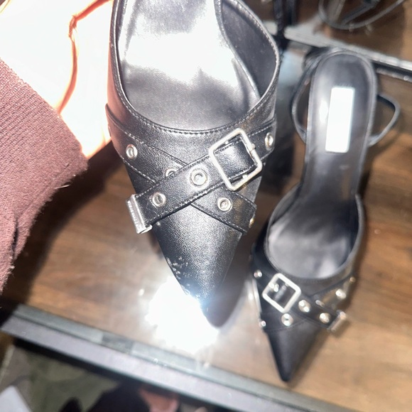 Steve Madden Black Heels with Buckle Detail - Picture 2 of 9